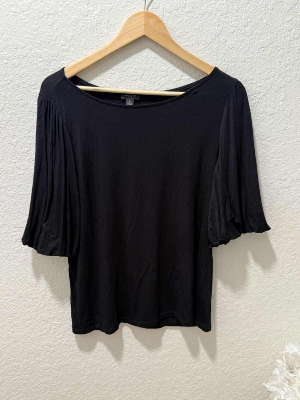 Ann Taylor Factory Black Puff Sleeve Tee